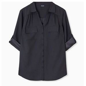 TORRID Black crepe button front blouse 🖤